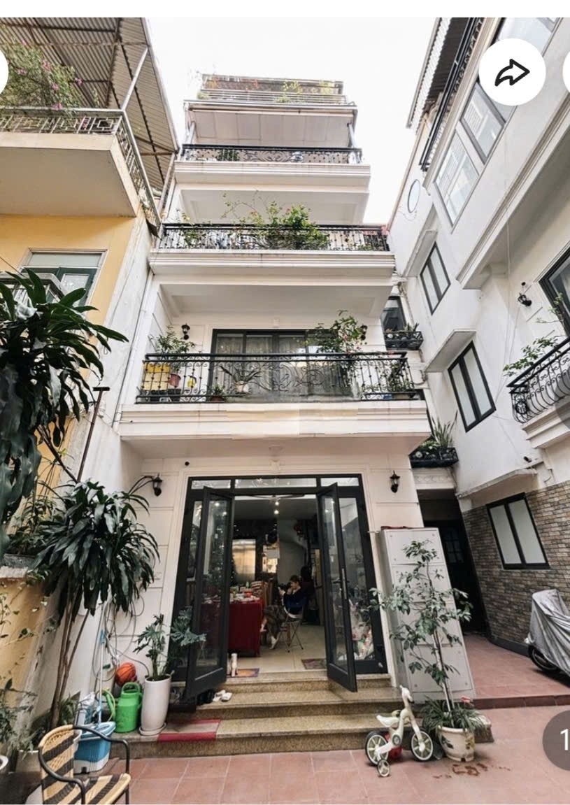 Cho thuê nhà Trần Quốc Toản, Hoàn Kiếm 50M X 5T THANG MÁY - KD  giá 40 triệu