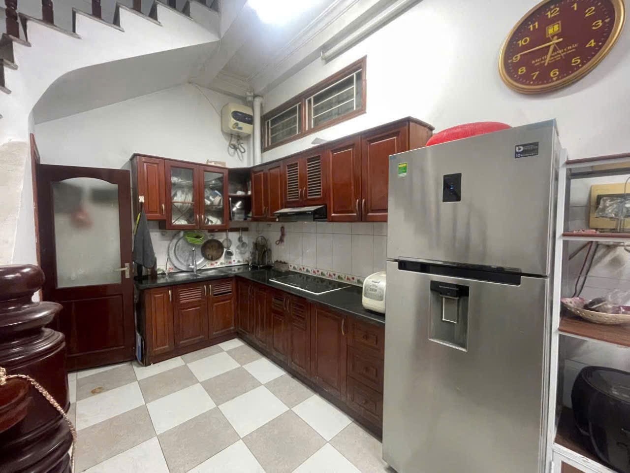 Cho thuê nhà riêng ngõ 132 đường Cầu Giấy 36m x 5T( 3 ngủ) giá 14tr CHO Ở NHÓM 4