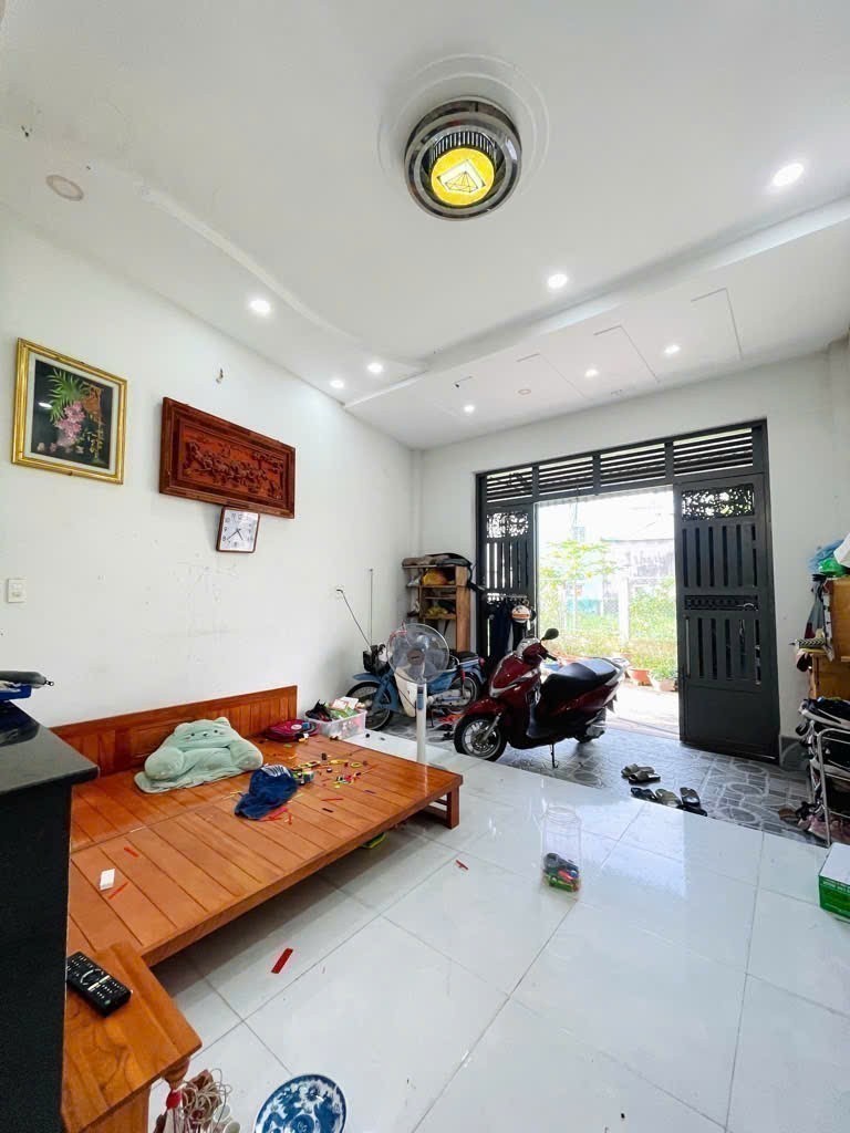Bán nhà Tô Ký Quận 12 giá 4,25 tỷ – nhà đẹp, đường 6m ô tô, sổ hồng riêng 3