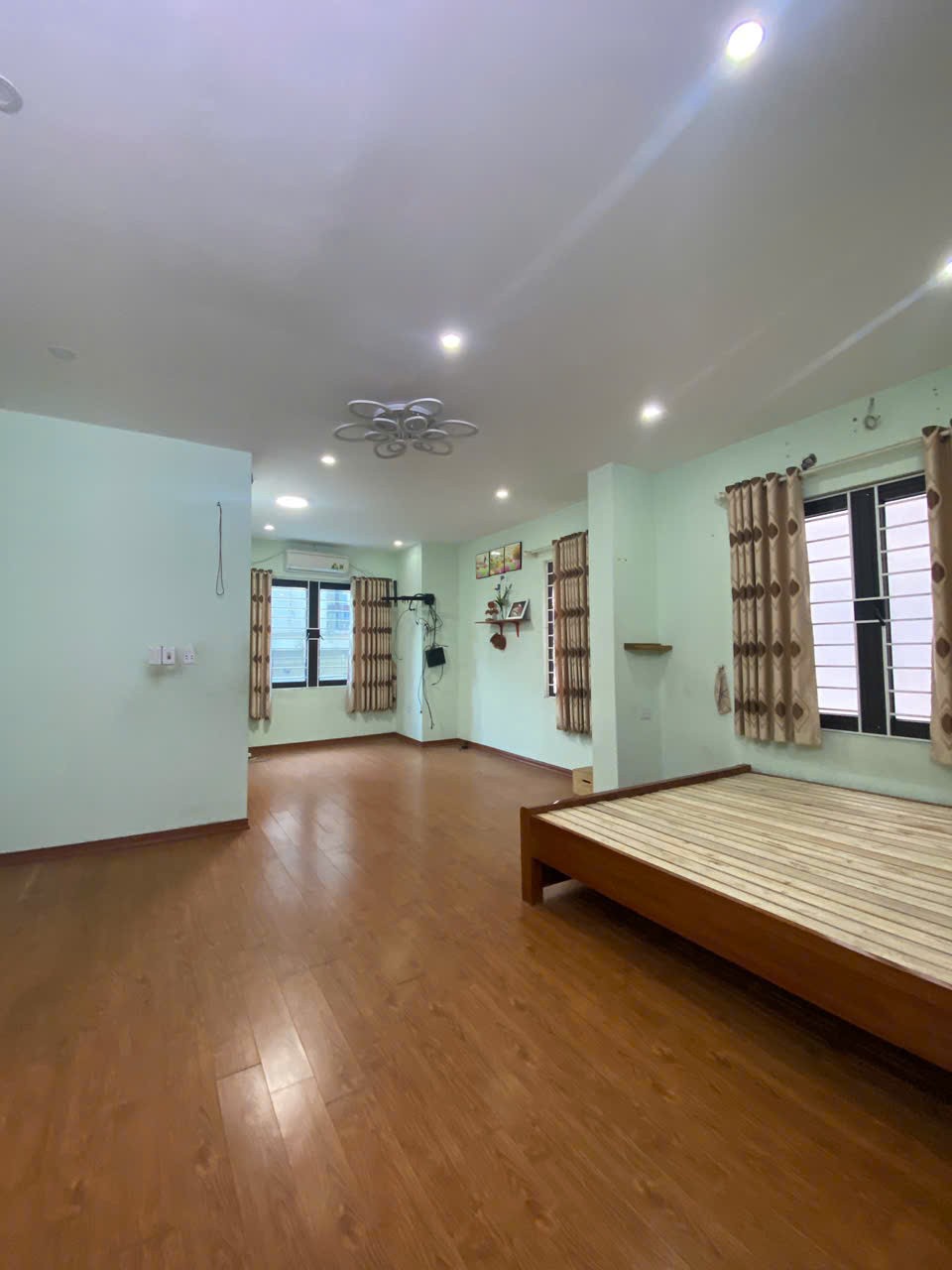 CHO THUÊ NHÀ NGUYÊN CĂN NGỌC THỤY – LONG BIÊN - FULL ĐỒ – GIÁ TỐT – VÀO Ở NGAY 3
