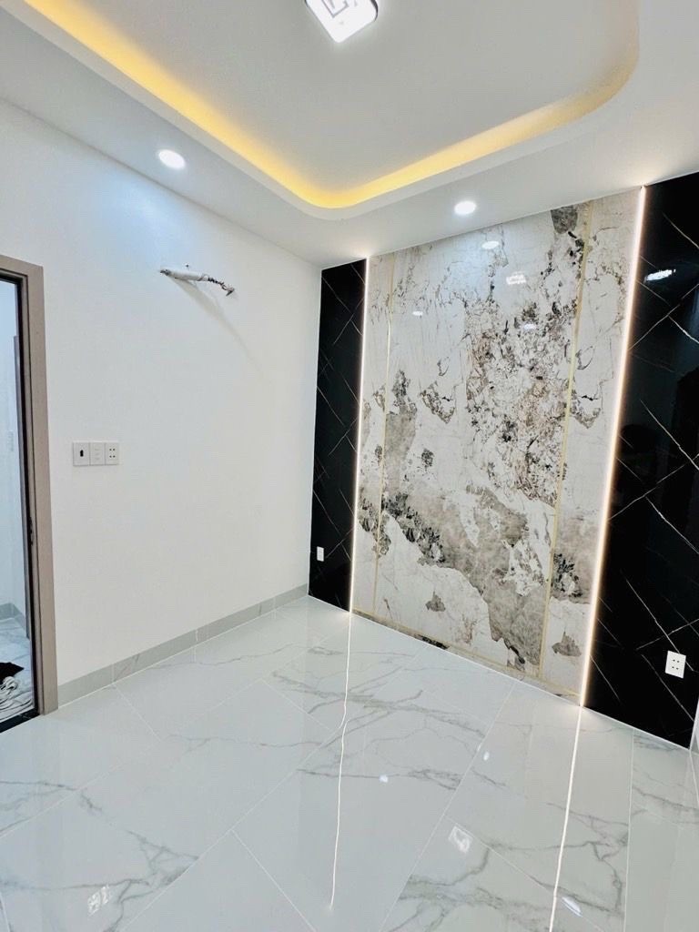 HOT HOT ĐÂY HIẾM NHÀ BÁN‍NHÀ ĐẸP KẾ BÊN MẶT TIỀN Đ.LÊ VĂN LINH- GẦN TRƯỜNG ĐH NGUYỄN TẤT 2