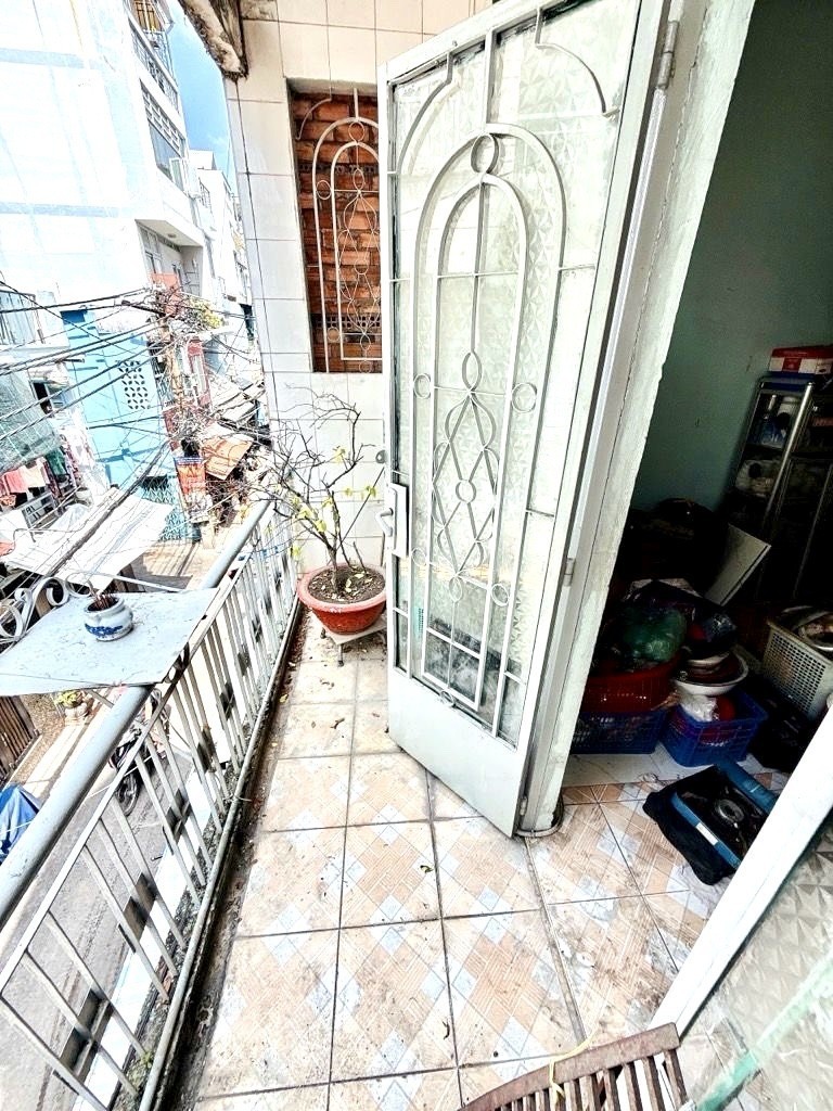 BÁN NHANH NHÀ- 28M2- CHỈ 4 ĐỒNG NHỈNH-  10M RA MT ĐOÀN VĂN BƠ- XE HƠI ĐẾN ĐÓN- KINH DOANH MUA BÁN 5