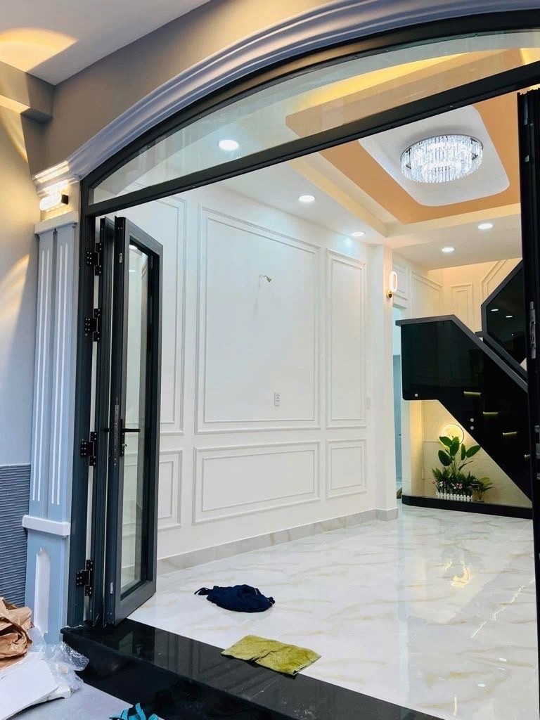 BÁN NHÀ DT 38.7 M2 - CHỈ 4 ĐỒNG NHỈNH- Đ. ĐOÀN VĂN BƠ- LƯU THÔNG TÔN ĐẢN - VĨNH KHÁNH- HOÀNG DIỆU- 4