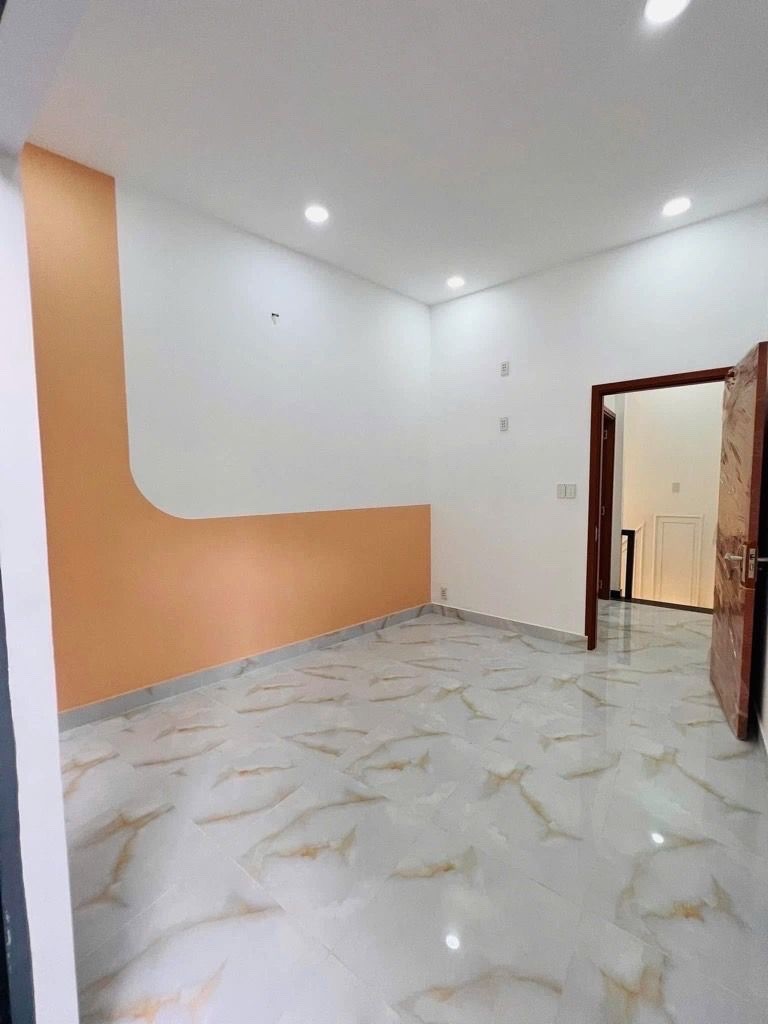 BÁN NHÀ 2 TẦNG NGANG NỞ HẬU 5.5M- Đ. DOÀN VĂN BƠ- LƯU THÔNG TÔN ĐẢN - VĨNH KHÁNH- HOÀNG DIỆU- GẦN 3