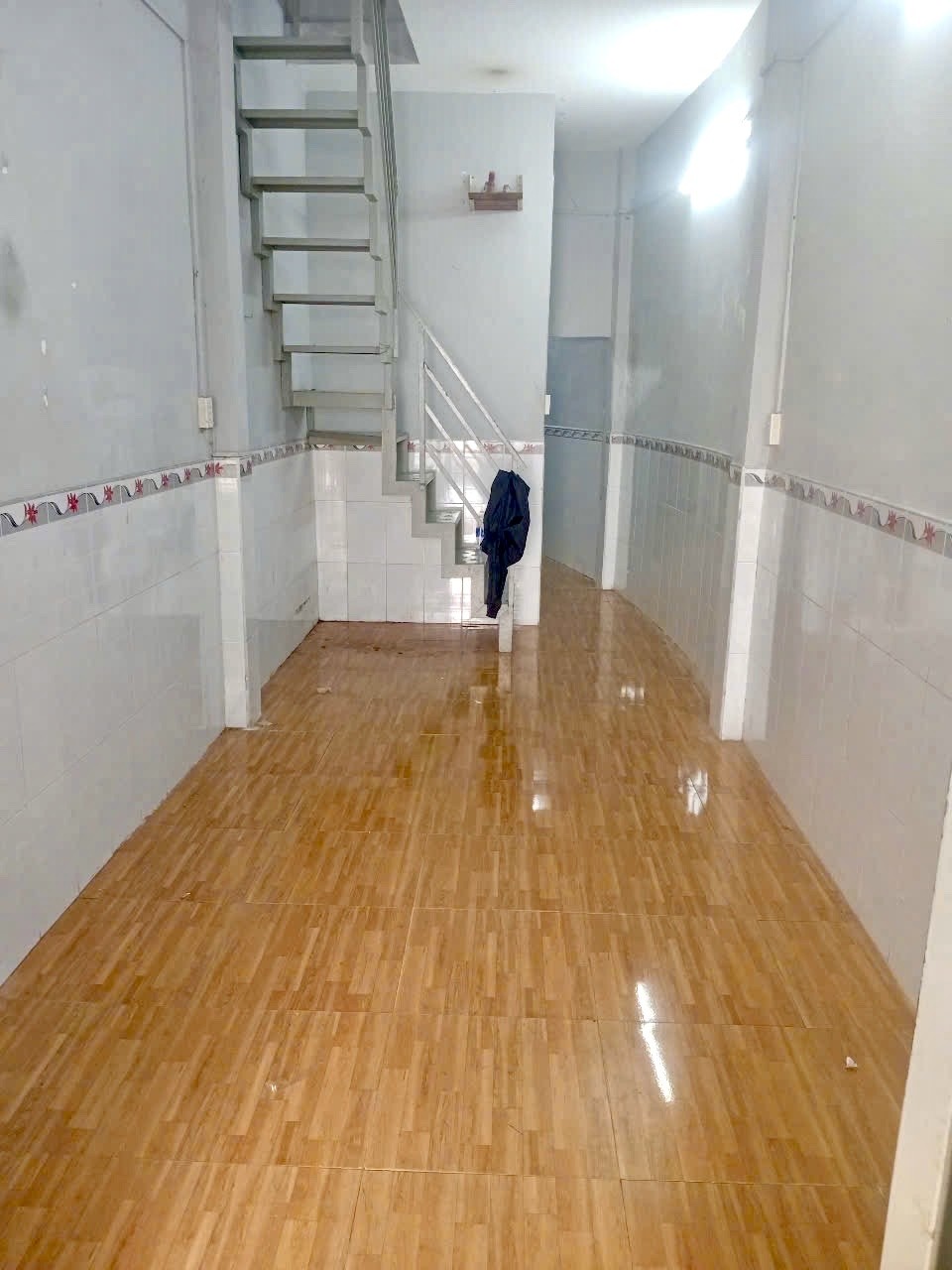 BÁN NHÀ ĐƯỜNG XÓM CHIẾU- DT:34.2M2- CHỈ 2 ĐỒNG 9- KHU DÂN CƯ HIỆN HỮU 3