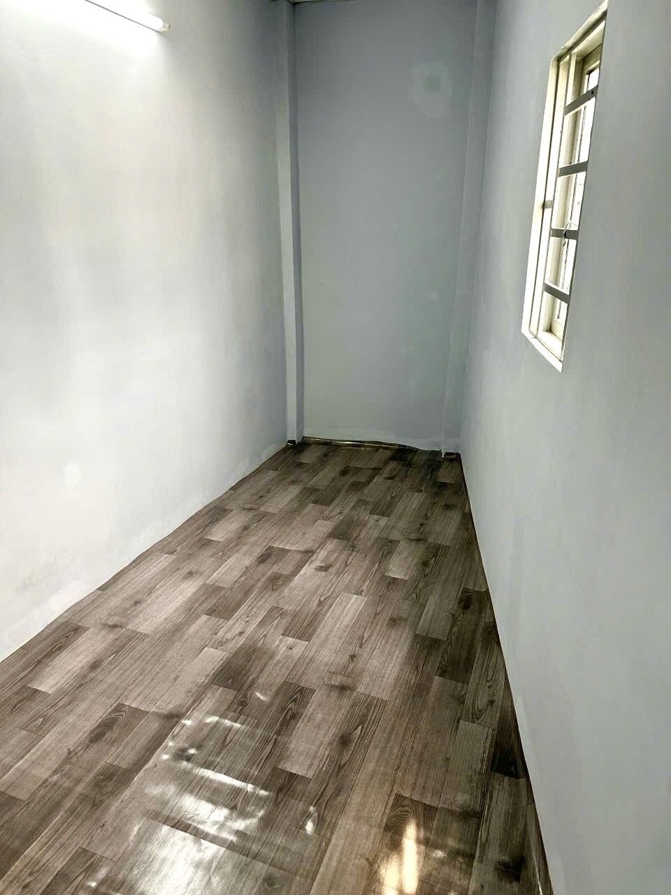 BÁN NHÀ ĐƯỜNG XÓM CHIẾU- DT:34.2M2- CHỈ 2 ĐỒNG 9- KHU DÂN CƯ HIỆN HỮU 5