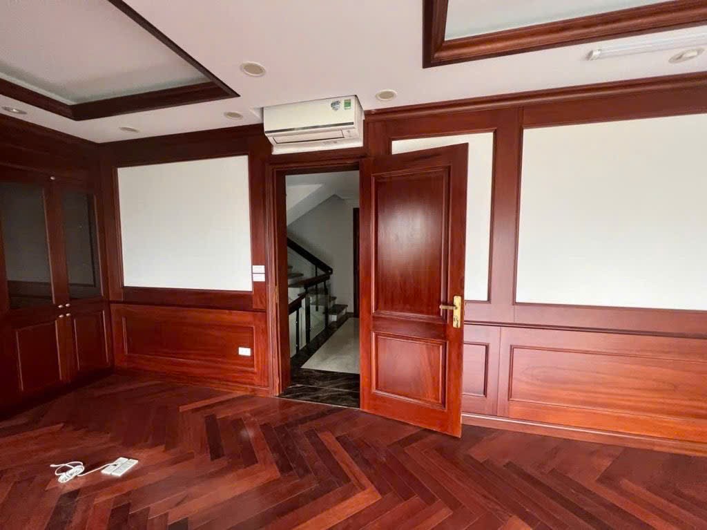 BÁN NHANH BT HỒ LINH ĐÀM 200M2 - SỐNGTRONG LÒNG DI SẢN XANH –  vi VI VU HỒ LỘNG GIÓ- GIÁ ĐẦU 3