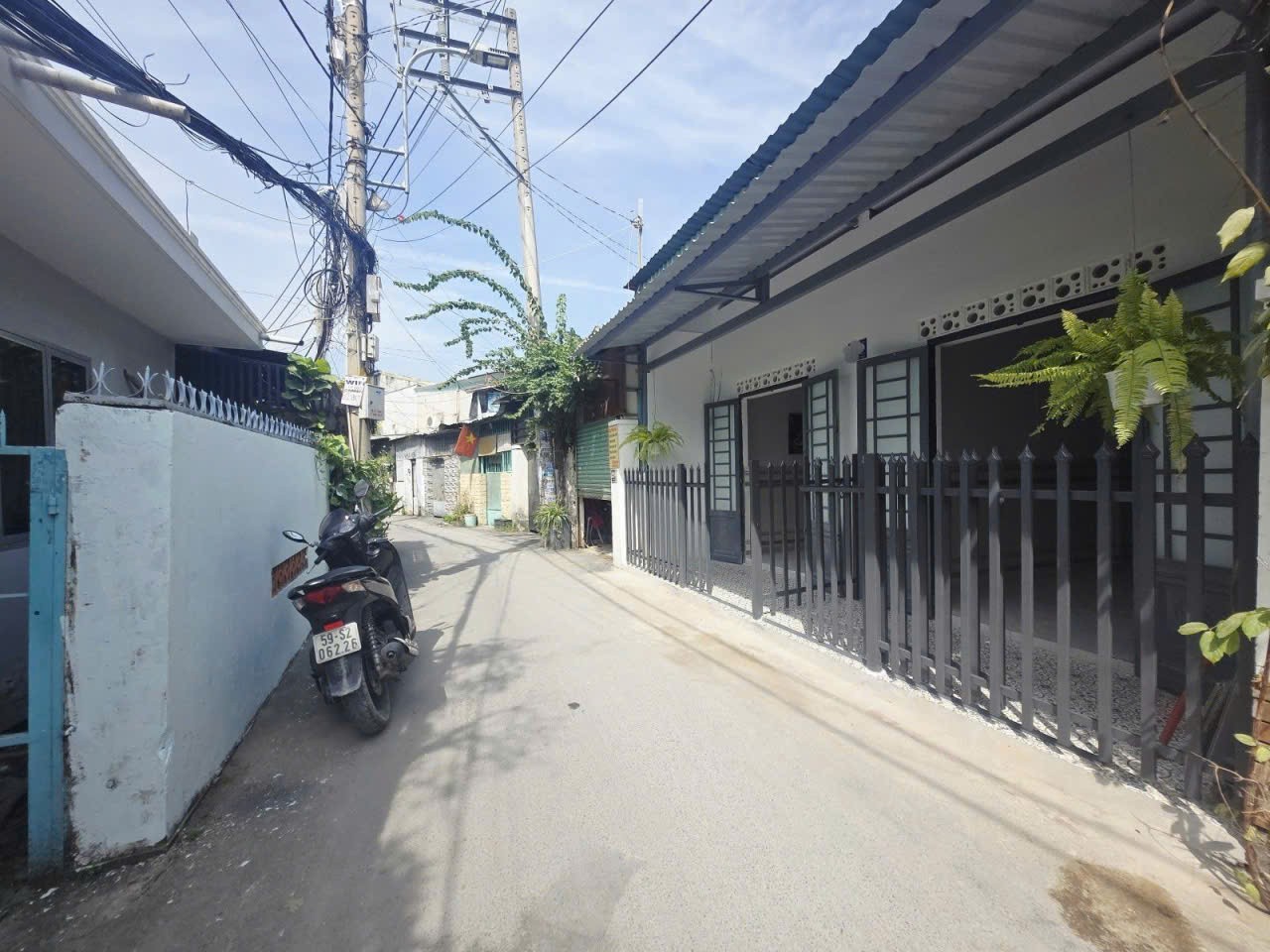 NHÀ 1 TRỆT 1 LẦU SHR HẺM XE HƠI HIỆP BÌNH CHÁNH GẦN PHẠM VĂN ĐỒNG 2