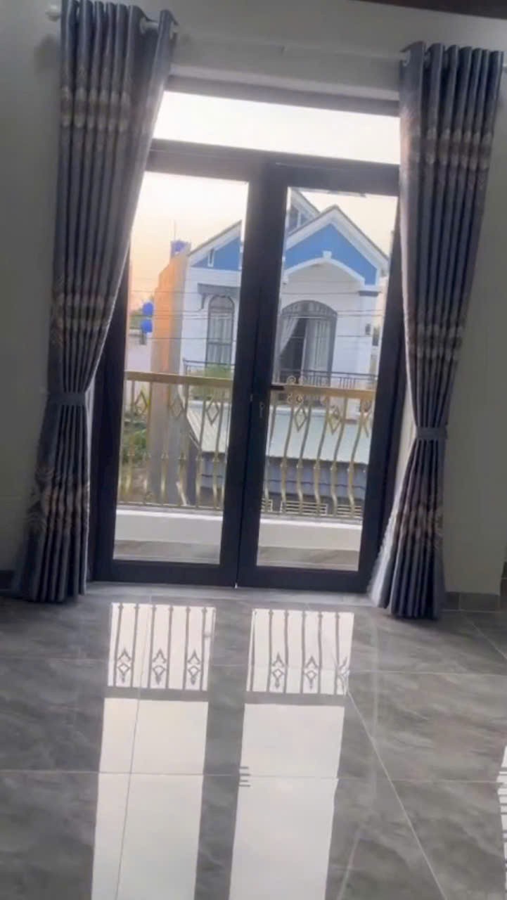 Bán nhà đẹp hẻm Gò Hưu , Mỹ Hạnh Nam dt 132,5m2 , 1 lầu , 4pn , 3wc giá 3,3 tỷ 5