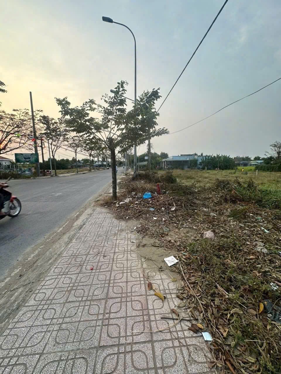 Bán nền thổ cư mặt tiền ĐT 830 , xã Long Hòa , Cần Đước dt 174m2 giá 3 tỷ