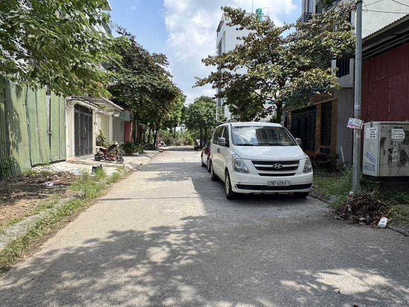 Đất phân lô Thạch Bàn 75m2: Vị trí đắc địa, giao thông thuận tiện, đón cầu Trần Hưng Đạo