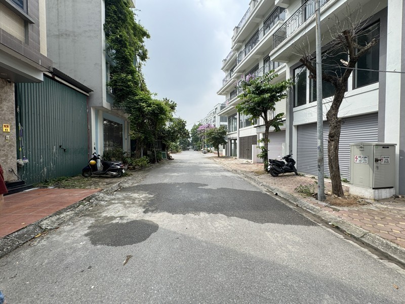 Đất Vàng Trâu Quỳ 113m2: Mặt Tiền Nở Hậu, Đối Diện Metropolitan - Cơ Hội Đầu Tư Hiếm Có! 4