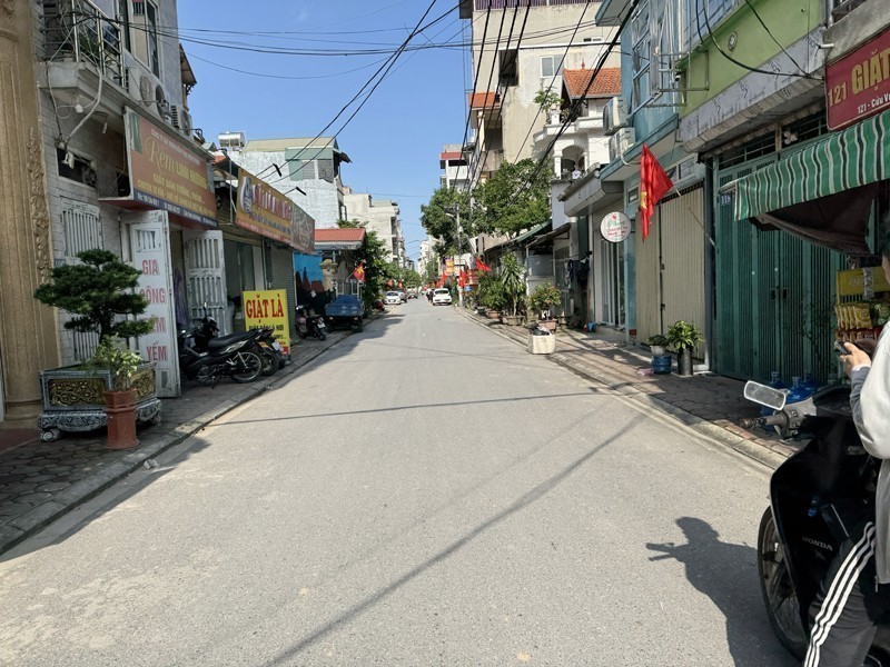 Mặt Phố Cửu Việt 1, Gia Lâm: 100m2 Đất Vàng - Đường 8m - Chiến Lược Cận Phố Thành Trung 3