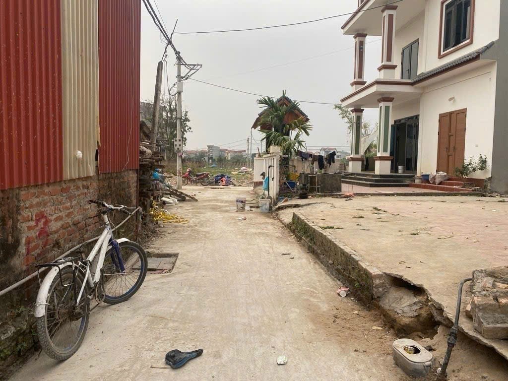 Bán gấp 100m đất đẹp tổ 9, Quang Minh, Mê Linh. Đất vuông vắn, mặt tiền rộng. Oto đỗ 3