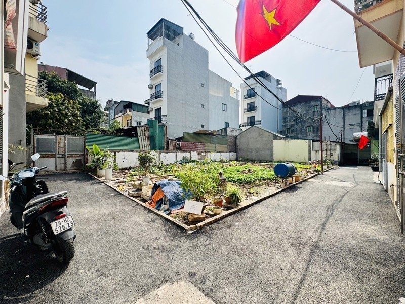 Cần Bán 55,8m2 Đất Ngõ 83.21 Phúc Lợi. Đường Xe Vf3 Ngủ Trong Đất Và Ngay Gần Trường Học Các Cấp