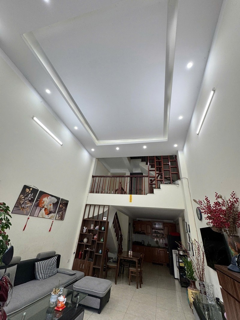 Cần bán 46,6m2 nhà 5 tầng, ô tô tránh ngõ 68/79 Nguyễn Văn Linh. Đón đầu quy hoạch lô góc đường 13m 2