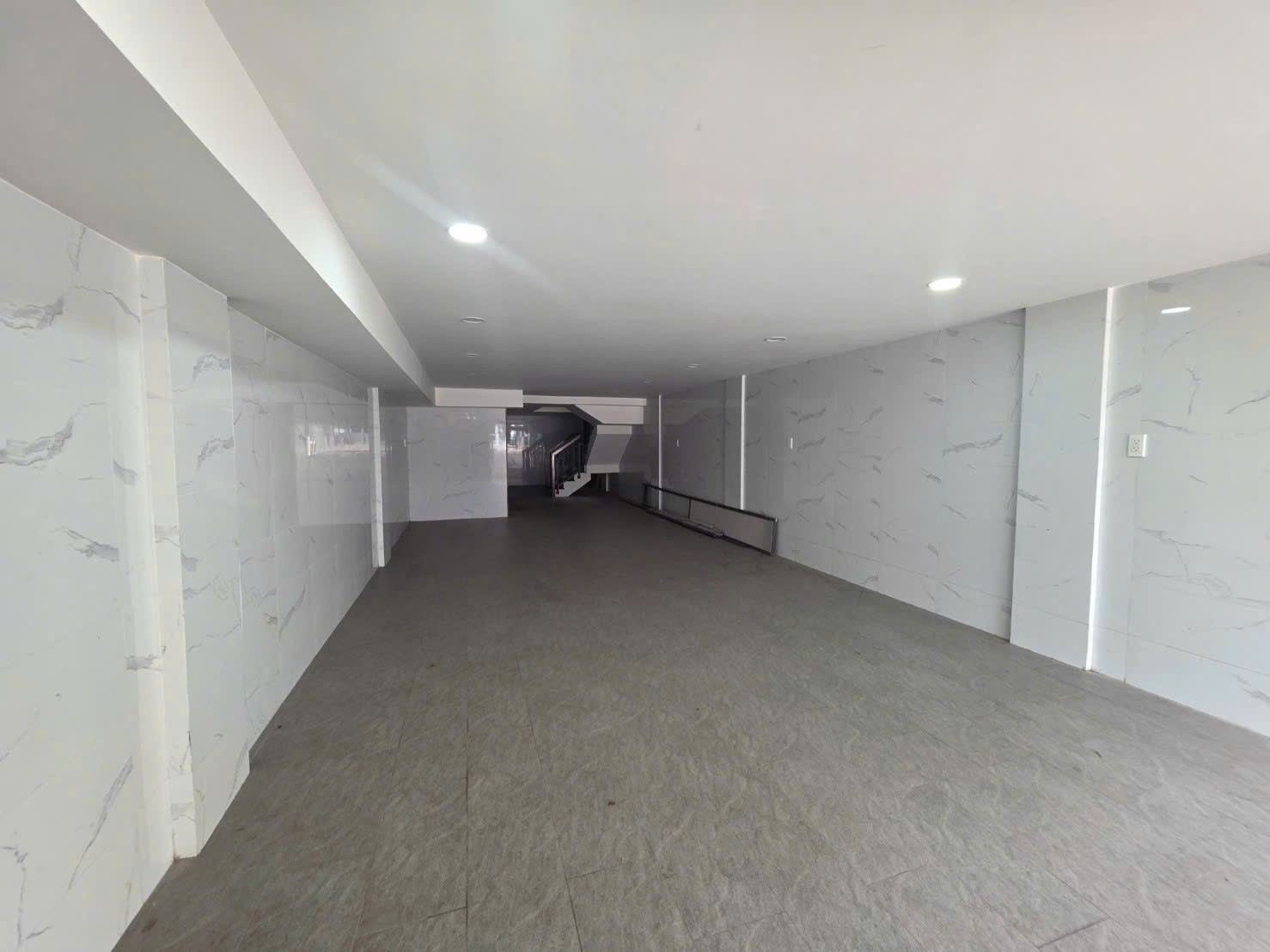 Cho thuê Nhà mặt tiền Phường Bình Trưng Đông, Quận 2, Diện tích 100m², Giá 65 Triệu/tháng