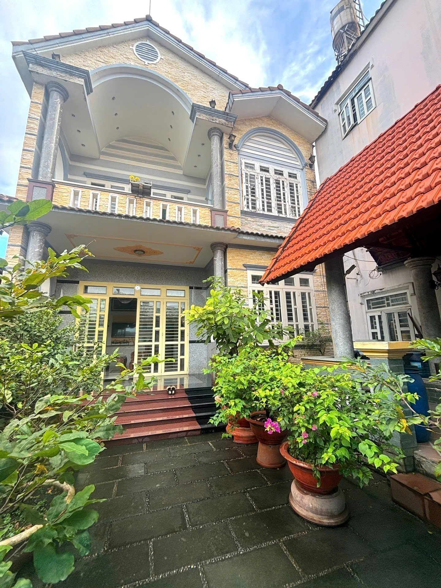 CHỦ BÁN GẤP BIỆT THỰ HƠN 200M2 - F LINH TÂY 2