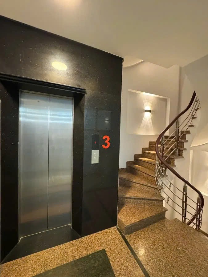 Bán shophouse ở Phố Phương Mai, giá siêu hời 35 tỷ, 63m2, pháp lý đầy đủ 4