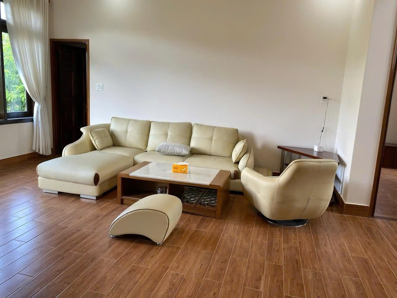 Cho thuê Villa sân vườn sân đậu ô tô đường Nguyễn An Ninh phường 6 Đà Lạt giá 25 triệu 2
