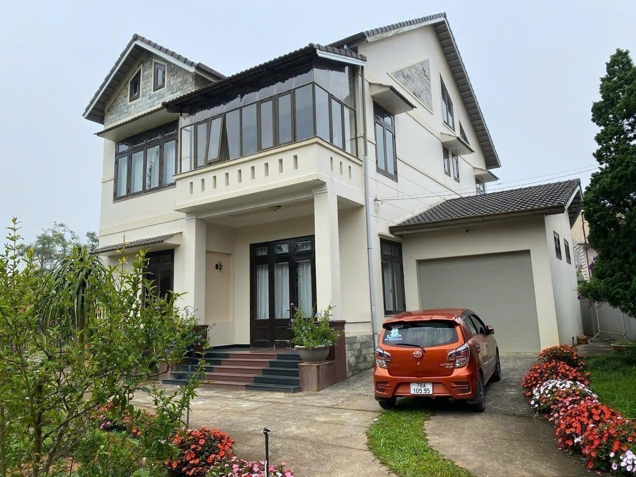 Cho thuê Villa sân vườn sân đậu ô tô đường Nguyễn An Ninh phường 6 Đà Lạt giá 25 triệu