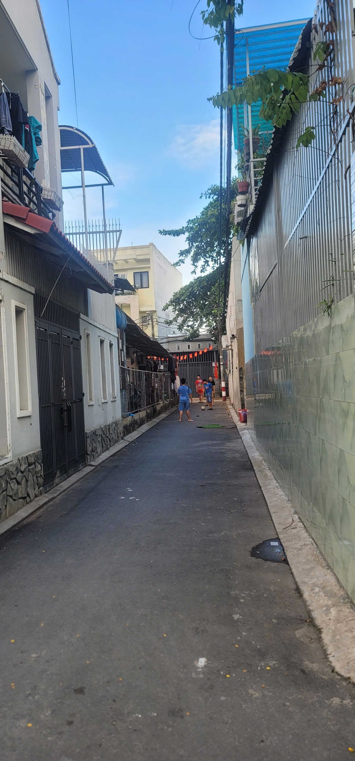 HIỀM NHANH CHÂN THÌ CÒN -  ĐẤT HẺM Ô TÔ - F LINH TÂY 3