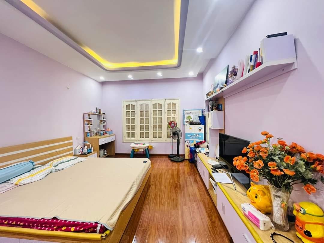 Cần bán Nhà mặt tiền đường Kẻ Tạnh, Phường Giang Biên, Diện tích 50m², Giá 5.250.000.000 Tỷ