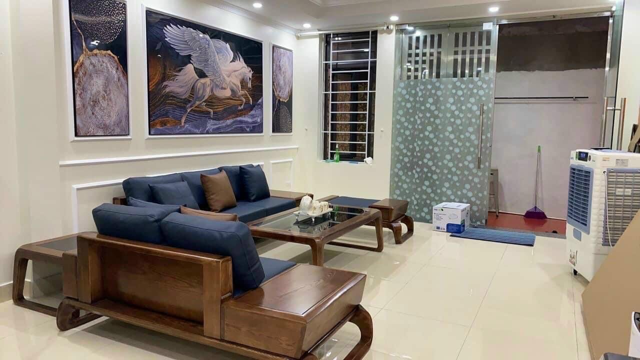 Bán nhà Long Biên, Đối diện siêu thị Aoen, 42m2, 3 tỷ 3. 2