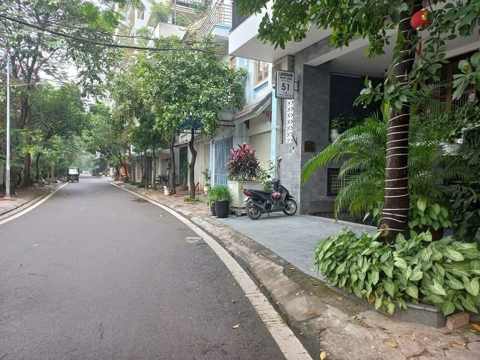 Cần bán Homestay - Khách Sạn đường Yên Hoa, Phường Quảng An, Diện tích 90m², Giá 38 Tỷ 6