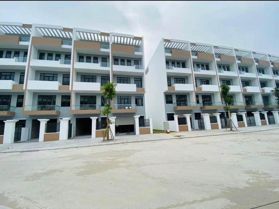 Cần bán Nhà mặt tiền Phường Hà Phong, Hạ Long, Diện tích 105m², Giá Thương lượng 3