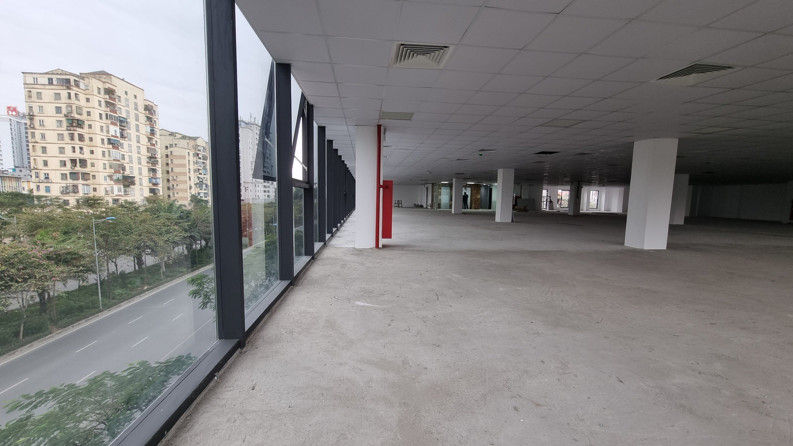 Cho thuê văn phòng 200m2 đến 1100m2, mặt tiền 50m đường Võ Chí Công, quận Tây Hồ, giá rẻ nhất 4