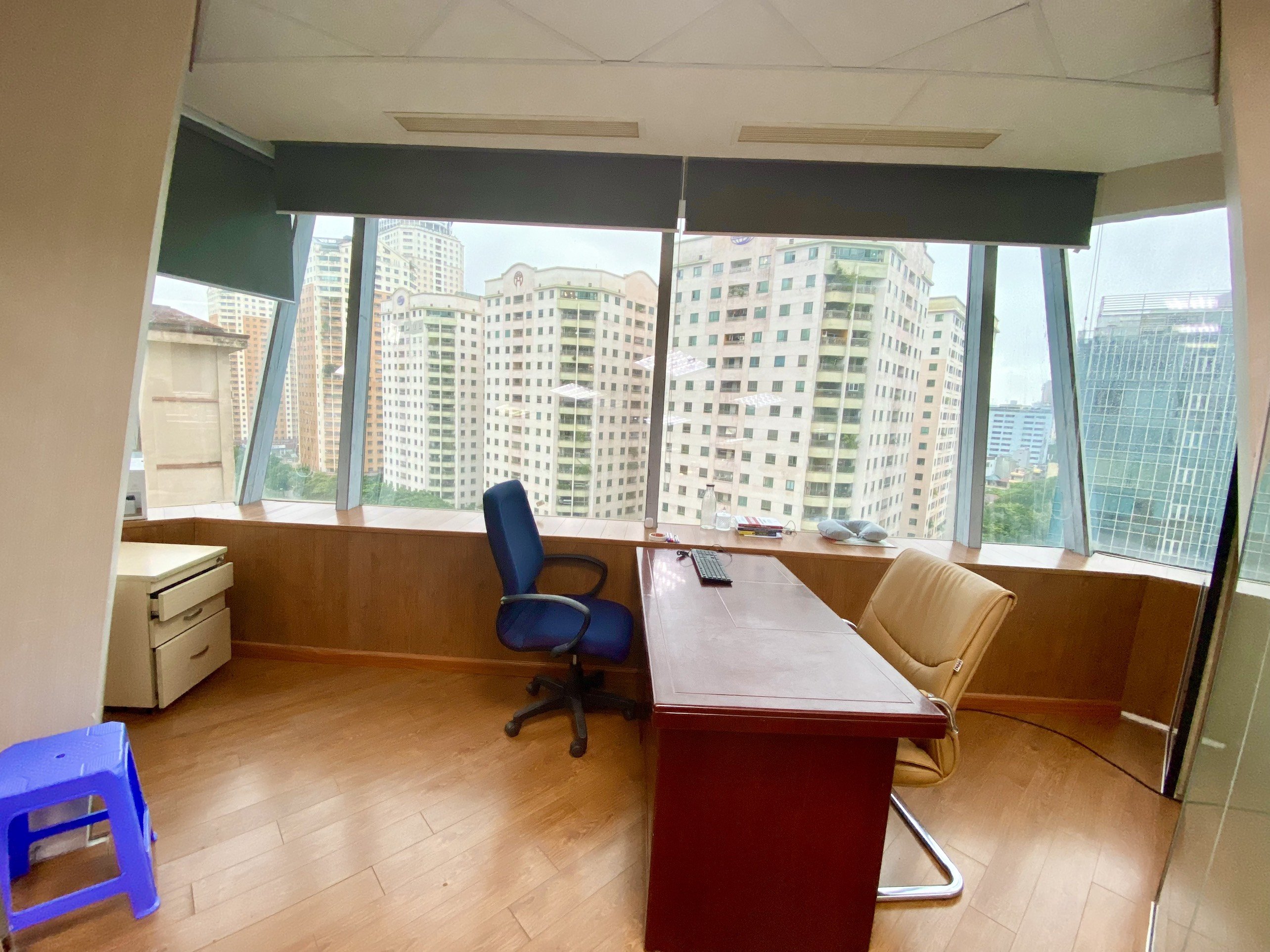 Cho thuê văn phòng 120m2 đã ngăn vách kính, ốp gỗ đẹp tại tòa Diamond Flower, Lê Văn Lương 5