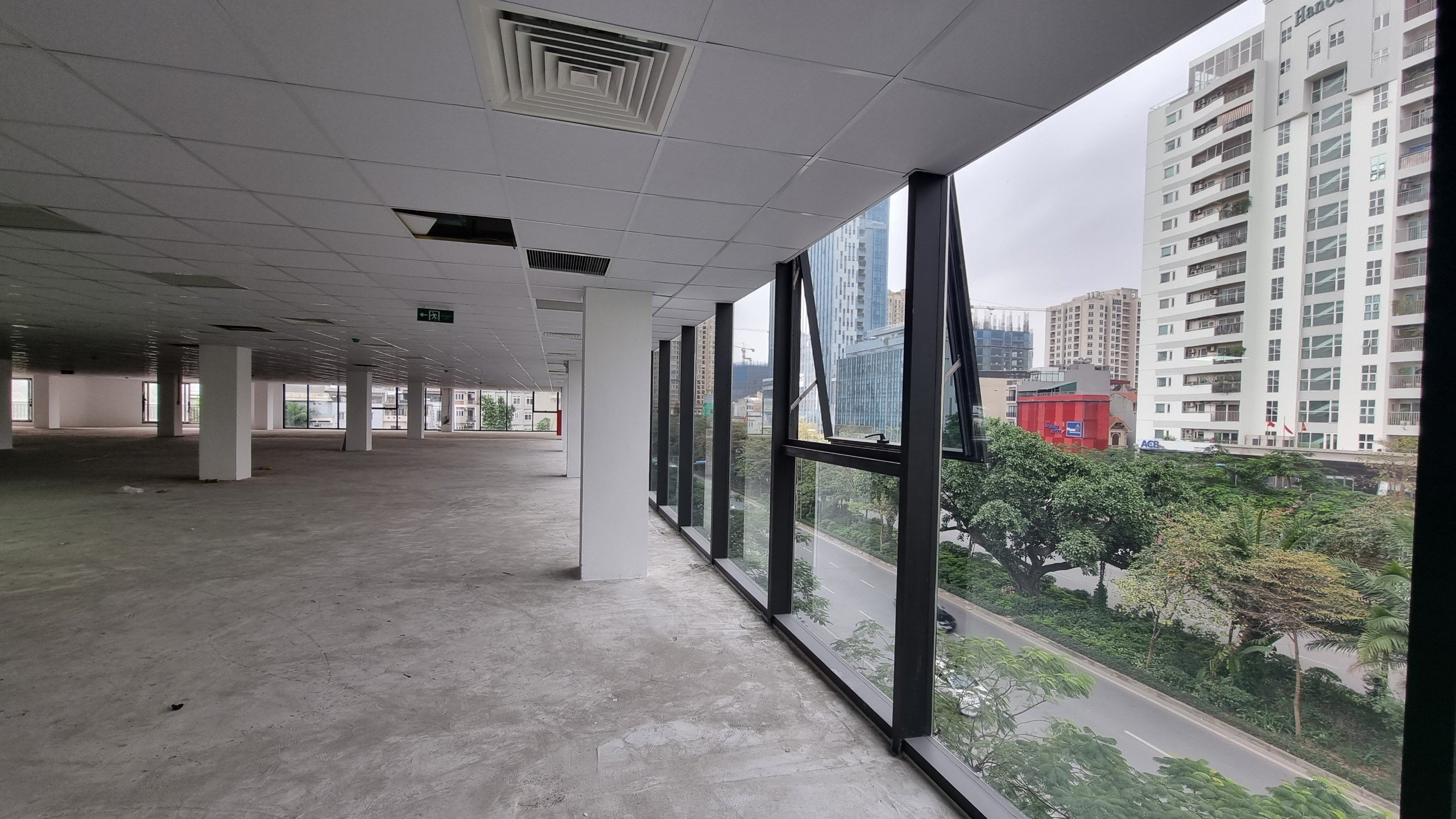 Cho thuê văn phòng 200m2 đến 1100m2, mặt tiền 50m đường Võ Chí Công, quận Tây Hồ, giá rẻ nhất 6