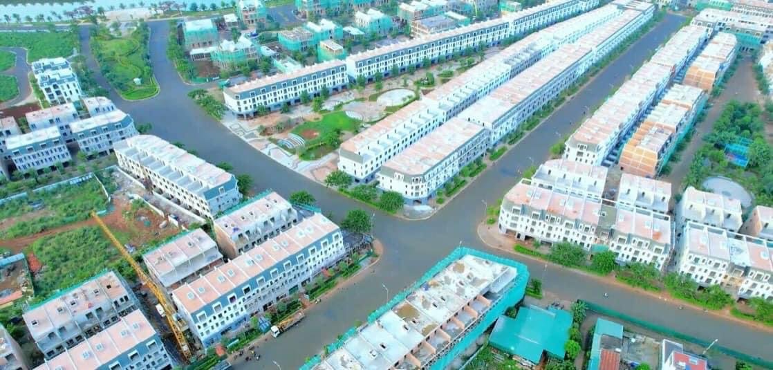 cần bán lỗ vài căn mặ tiền tại dự án ecocity premia 2