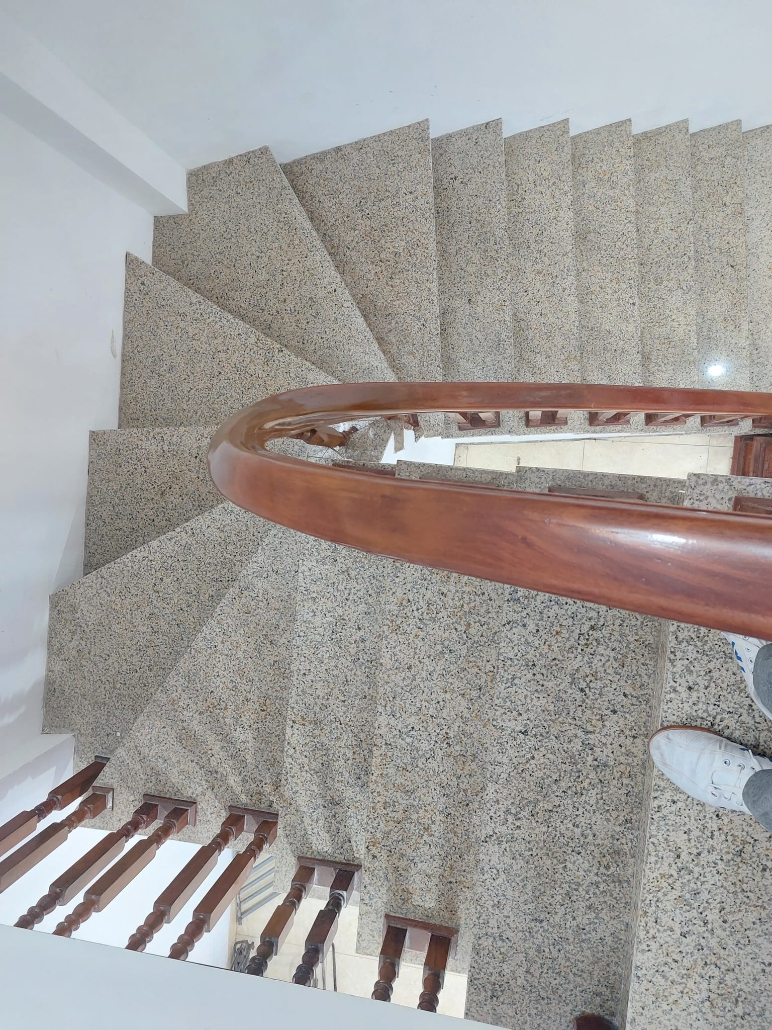 BÁN NHÀ MỄ TRÌ- TỪ LIÊM 36M2x5TẦNG- CÁCH ĐƯỜNG ÔTÔ 10M, NGÕ RỘNG- GIÁ 3,55TỶ 4