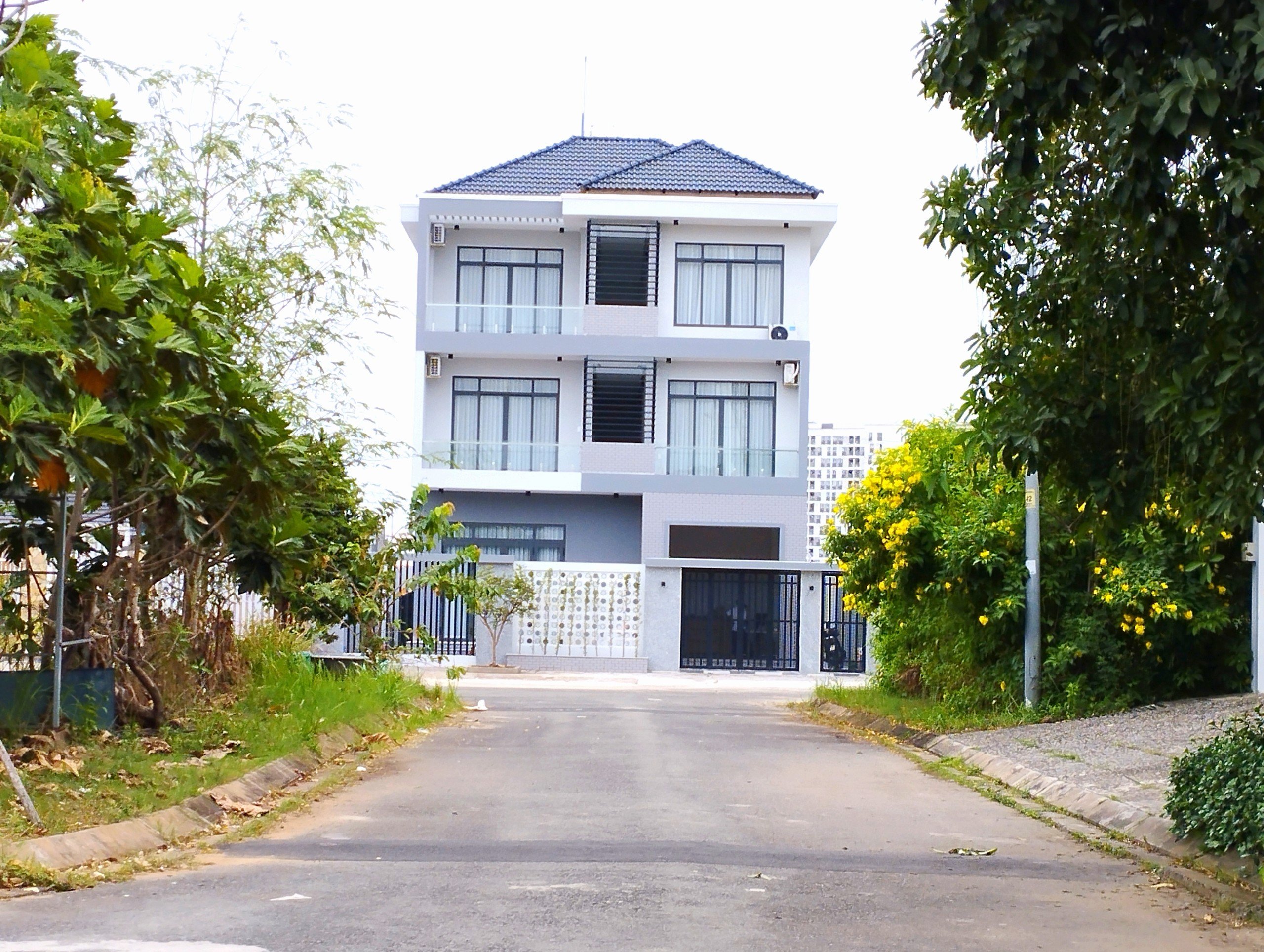 Bán đất giá tốt, sổ đỏ KDC Phú Nhuận, PLB, quận 9 DT 290-415m2, đường 12m và 16m 1