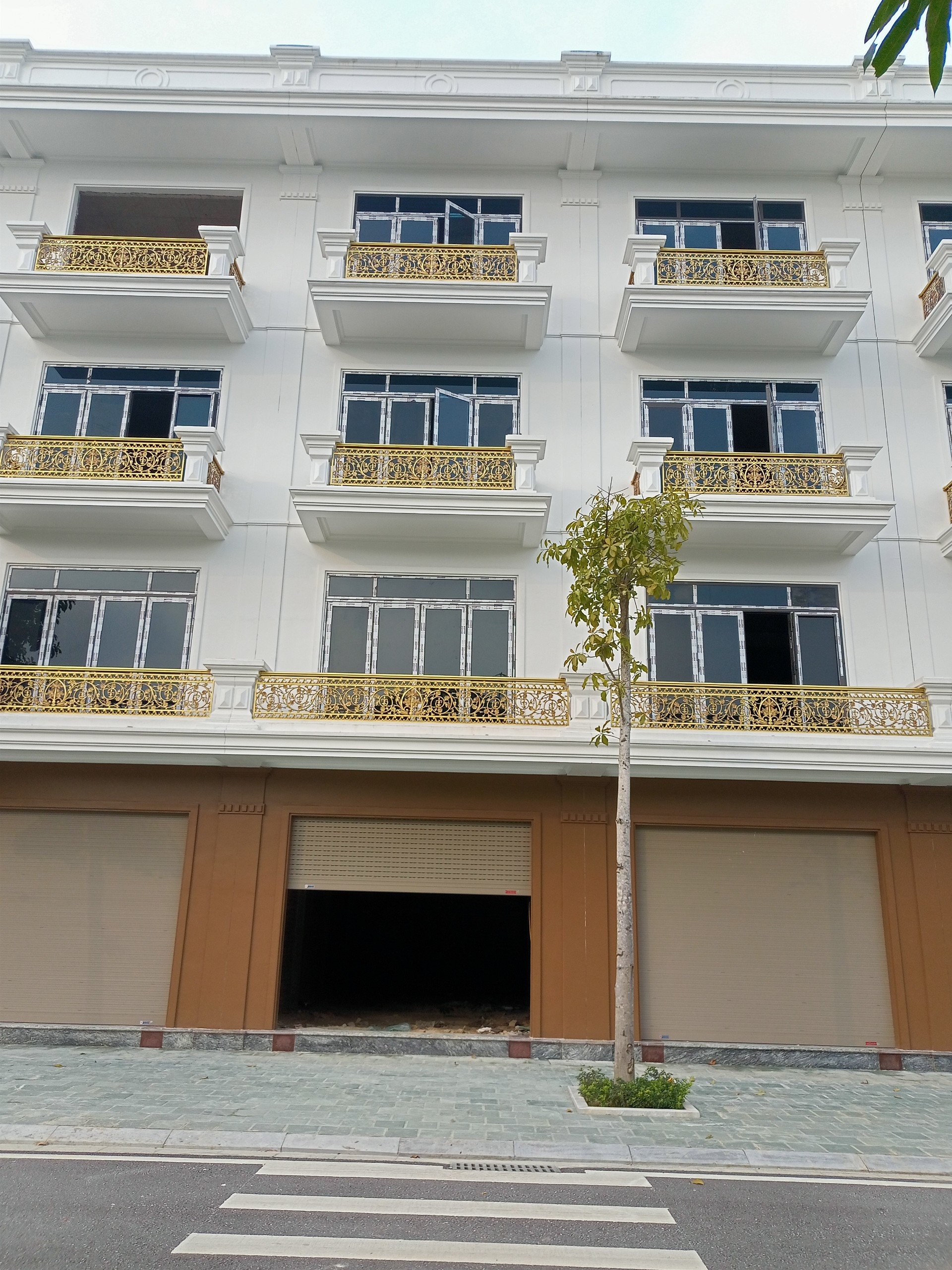 Cần bán Nhà mặt tiền đường CSEDP, Xã Quảng Thắng, Diện tích 60m², Giá 3.2 Tỷ 2