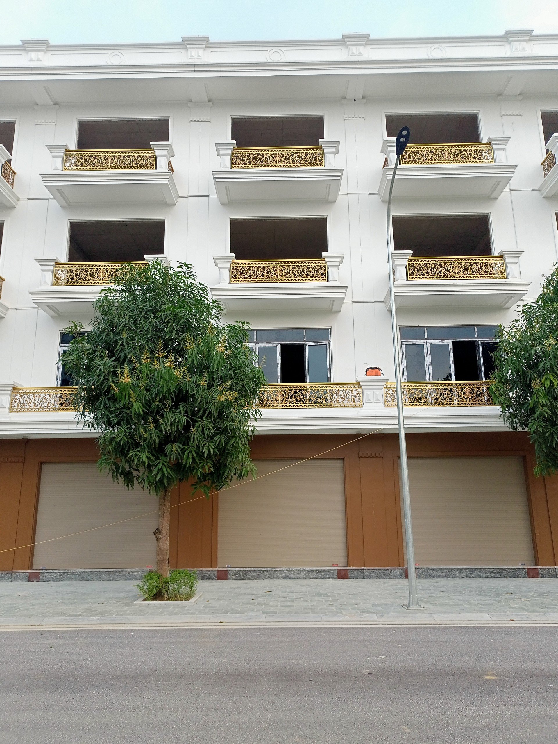Cần bán Nhà mặt tiền đường CSEDP, Xã Quảng Thắng, Diện tích 60m², Giá 3.2 Tỷ 3