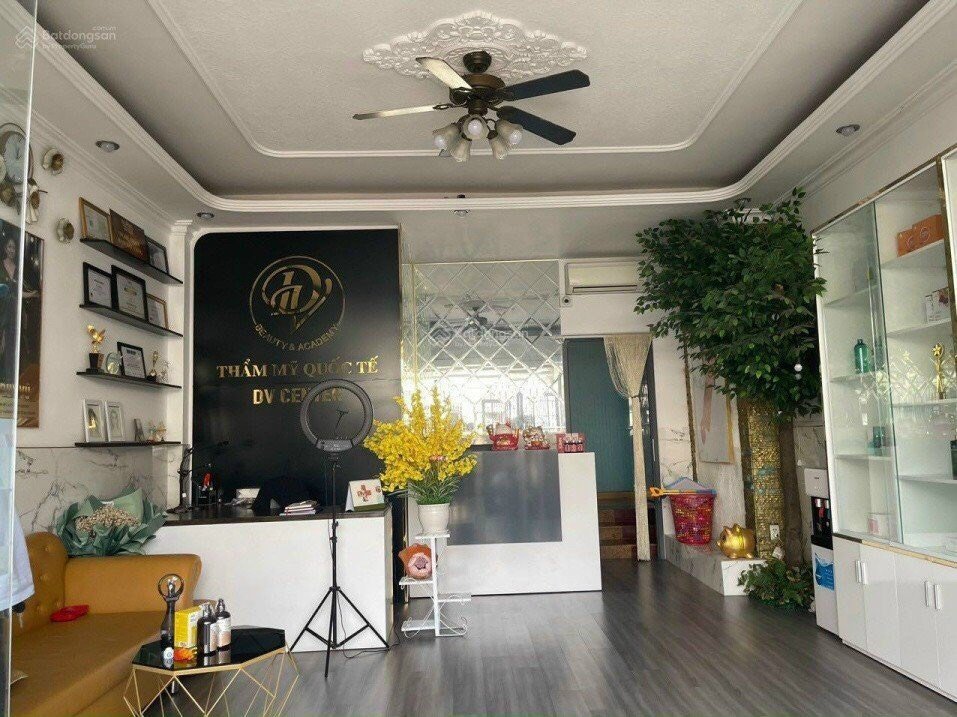 Bán nhà  2 lầu MTKD  chợ linh trung , dt 80m2 , giá 9 tỷ 2