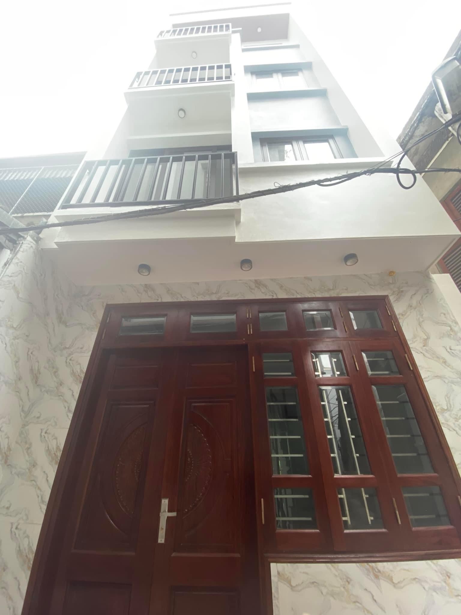 Cần bán Nhà mặt tiền đường Cổ Linh, Phường Long Biên, Diện tích 45m², Giá 3.950.000.000 Tỷ