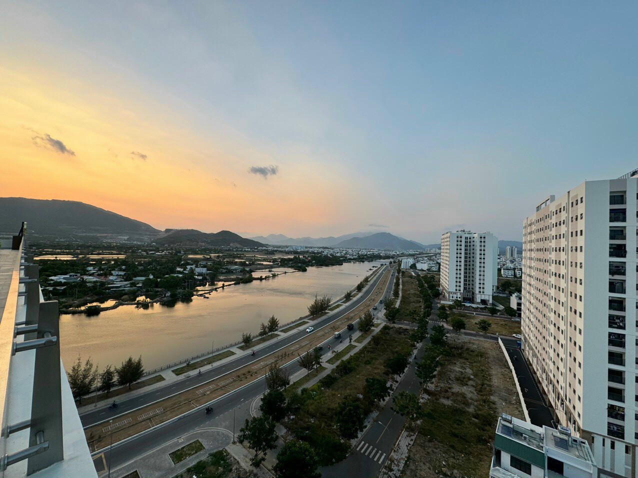 Bán trực tiếp căn hộ cao cấp CT1 Riverside Luxury Nha Trang, ngay lõi đô thị, cách biển chỉ 3p 7