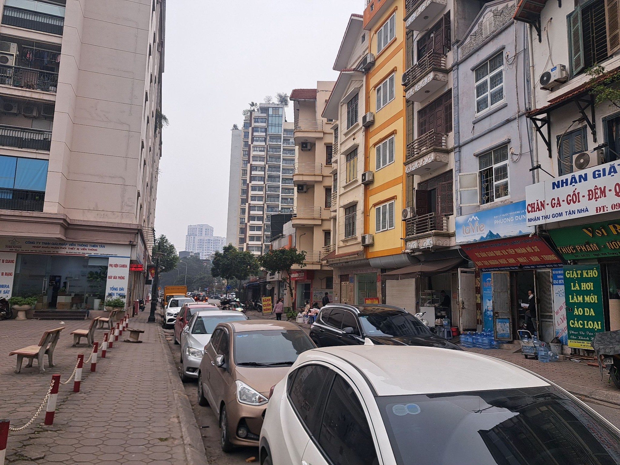 Cần bán Nhà mặt tiền đường Trung Kính, Phường Trung Hòa, Diện tích 40m², Giá 18.5 Tỷ 2