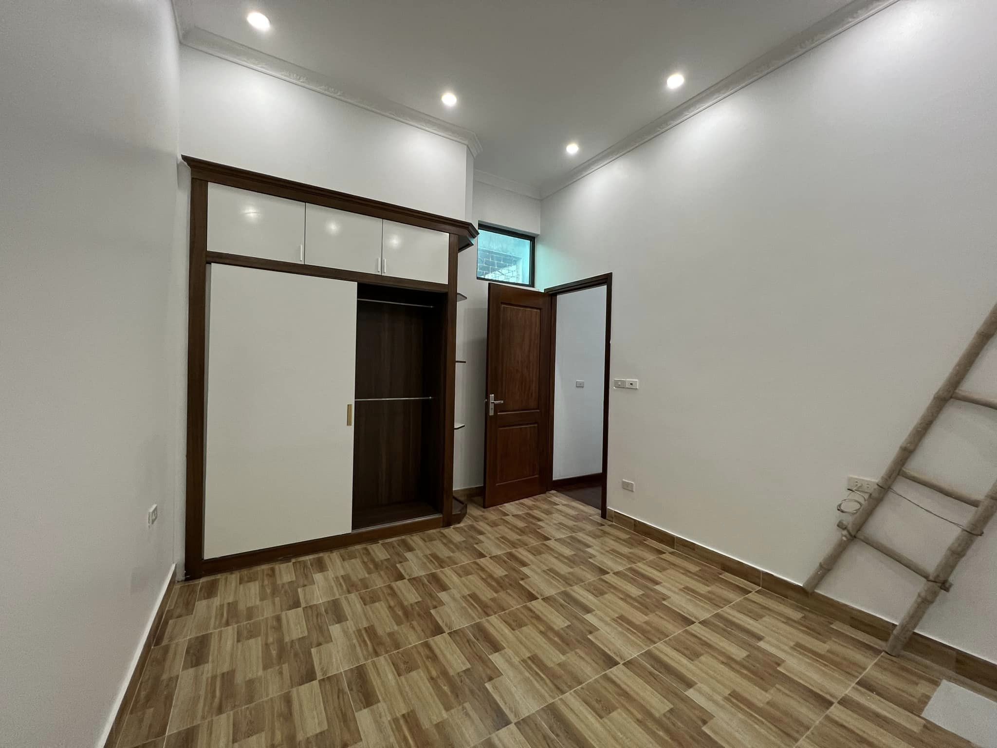 Cho thuê Nhà mặt tiền đường Cây Keo, Phường Tam Phú, Diện tích 300m², Giá 13tr