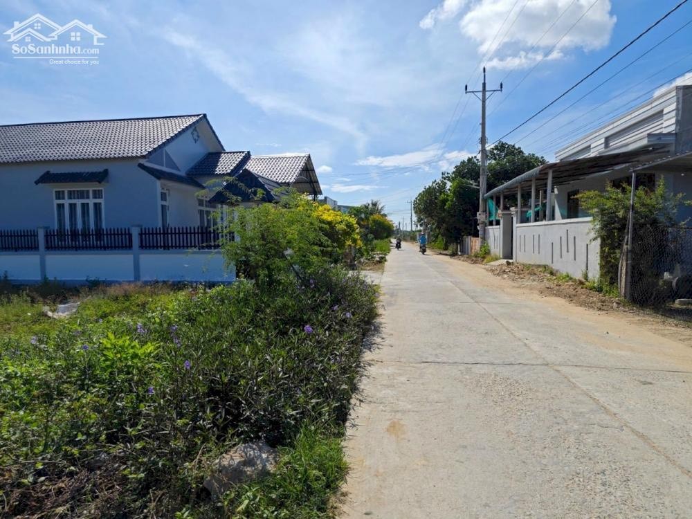 Đất Tuy Phong, gần trường học, đường quy hoạch 29m, cách biển chỉ 600m giá chỉ 6tr/m2 2