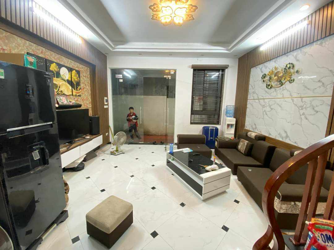 Bán nhà riêng đường Kim Giang 50m xây 4.5 tầng giá 6 tỷ 5