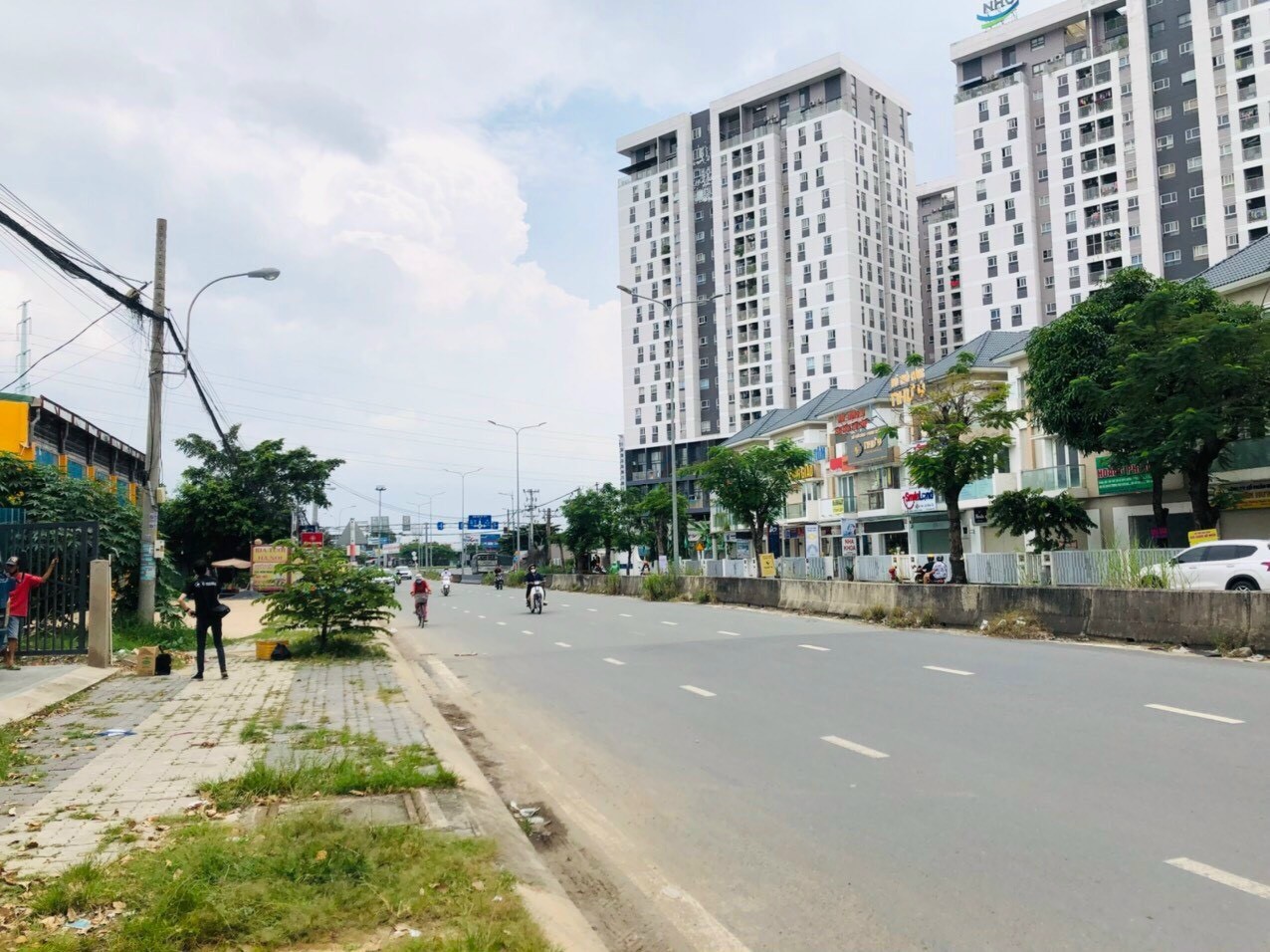 Cho thuê Biệt thự đường Liên Phường, Phường Phú Hữu, Diện tích 300m², Giá 80 Triệu/tháng 1