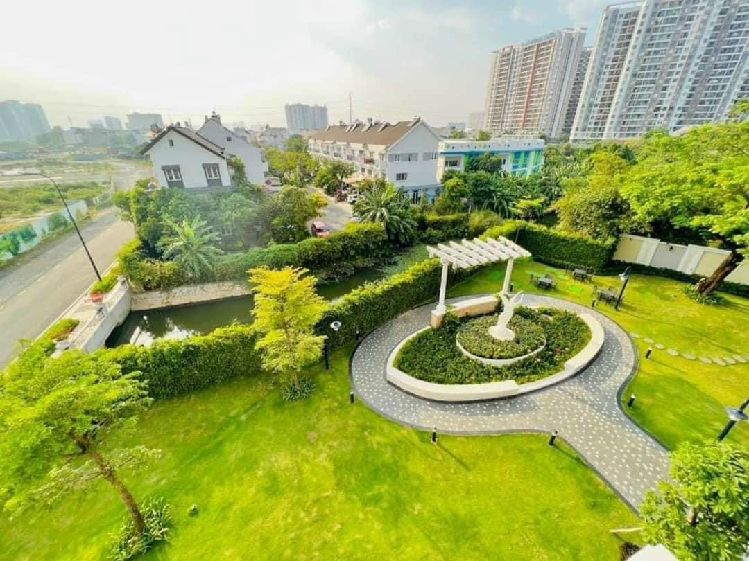 Cần bán Biệt thự Phường Phú Hữu, Quận 9, Diện tích 211m², Giá Thương lượng 5