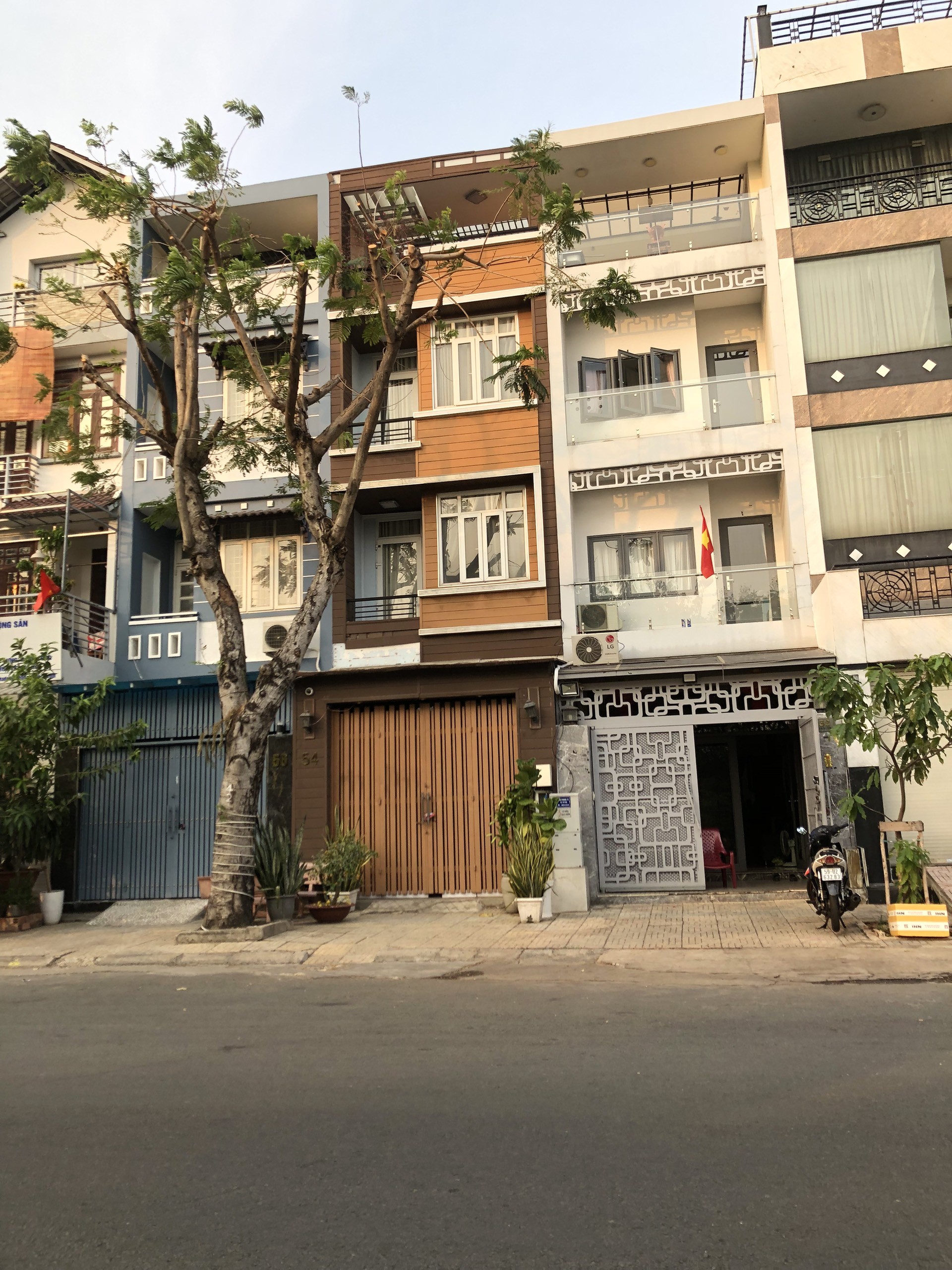 Cần bán Nhà mặt tiền đường Số 40, Phường Tân Phong, Diện tích 72m², Giá 15.2 Tỷ
