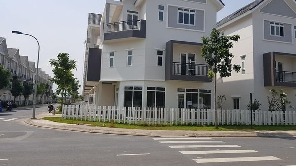 Cần bán Biệt thự đường Bưng Ông Thoàn, Phường Phú Hữu, Diện tích 250m², Giá 81 Tỷ 4