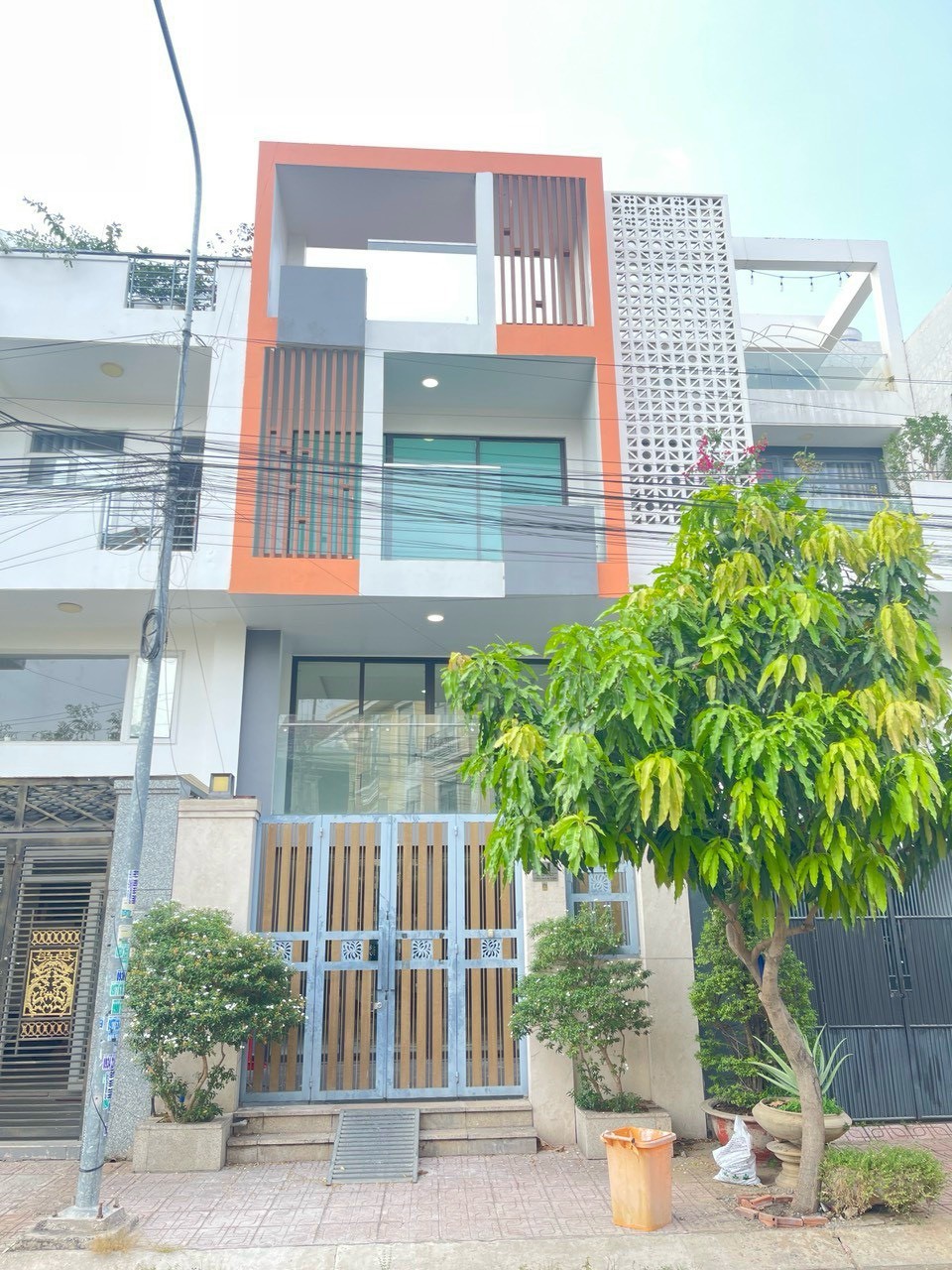 Cần bán Nhà mặt tiền đường Liên Phường, Phường Phú Hữu, Diện tích 90m², Giá 9.8 Tỷ